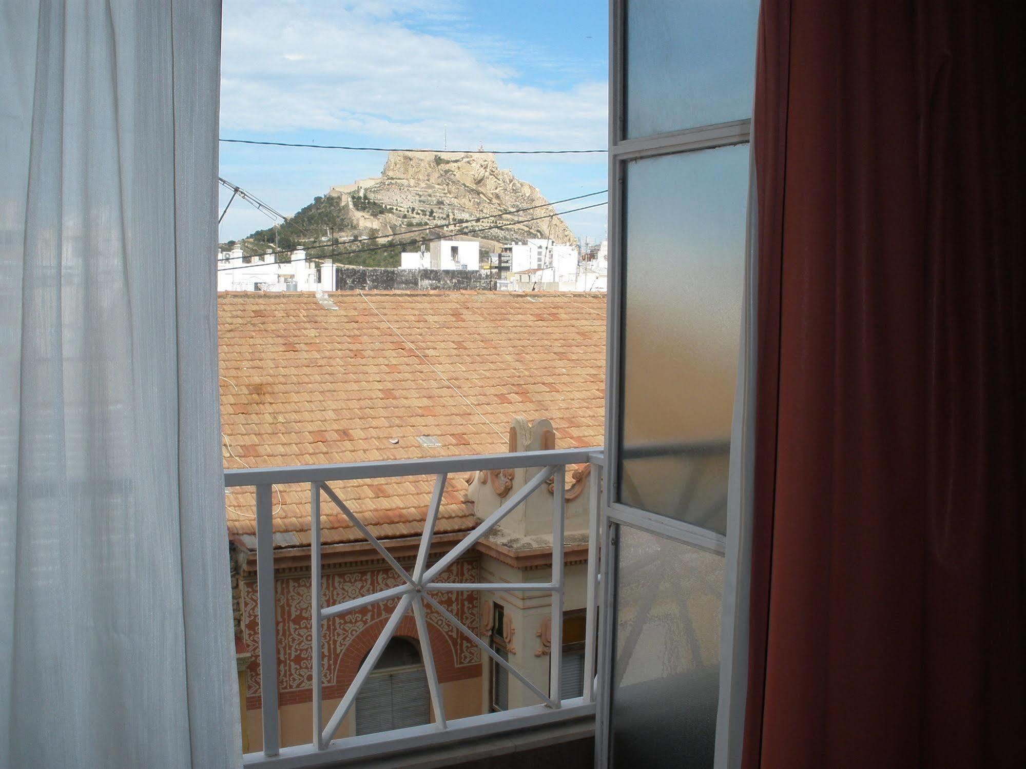 Hotel Leuka Alicante Exterior foto